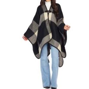Mud pie one size fits all Buffalo plaid reversible cape (black and white)
